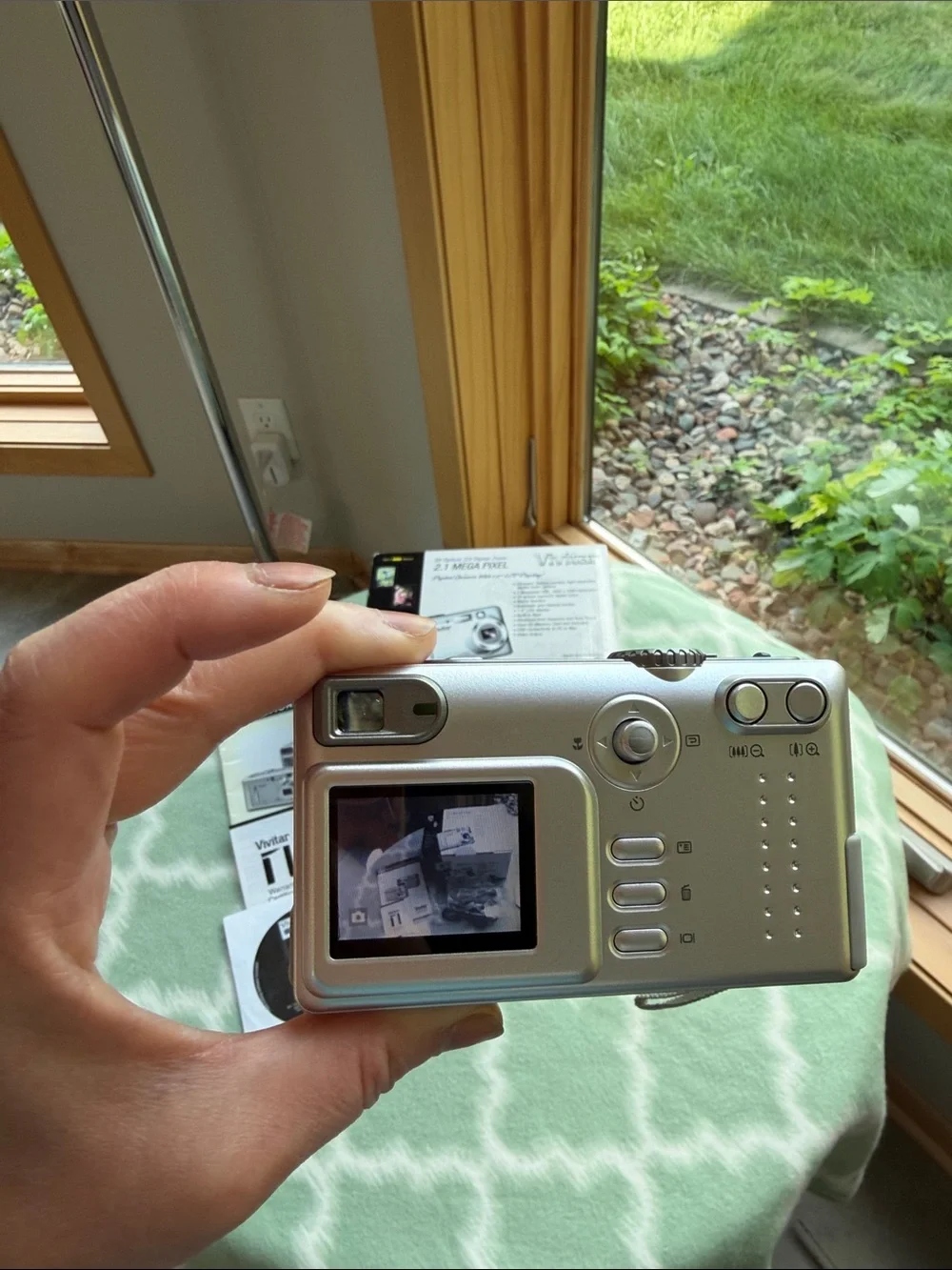 New Vivitar Silver 2.0MP Vintage Digital Camera with Accessories and 512 MB Card